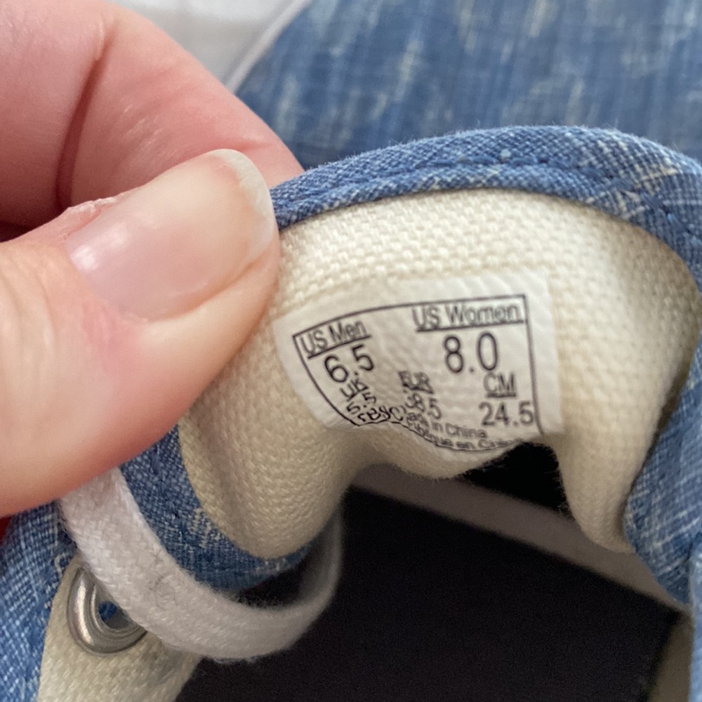 Vans Sneakers - Like Brand New - Picture 4 of 4